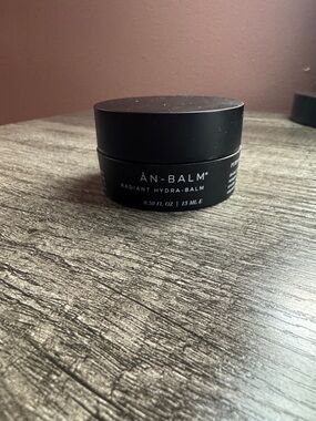 ÂN-BALM Radiant Hydra-Balm - Black